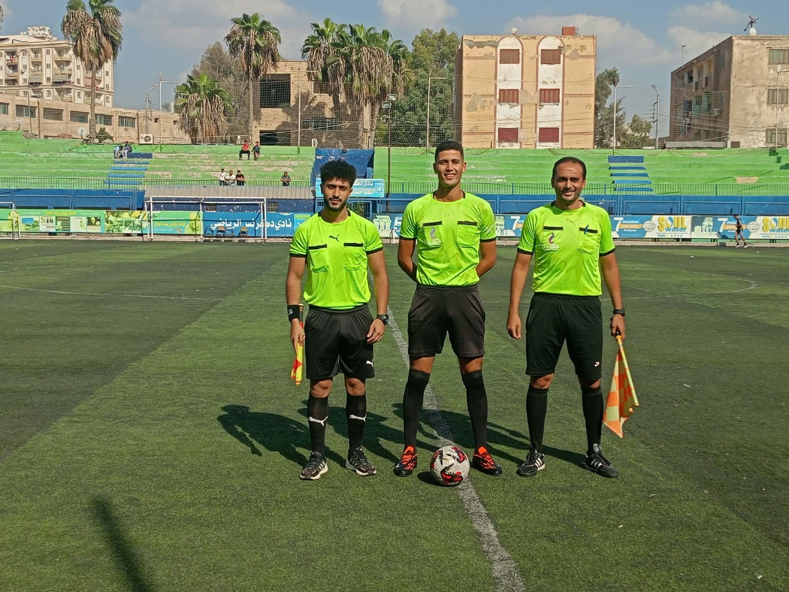 حكام المباراة